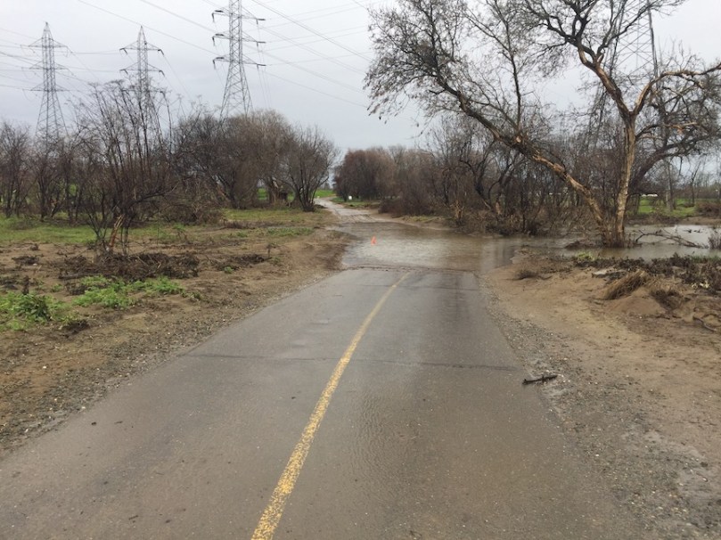 AmericanRiverParkway_powerline-dip-flooding