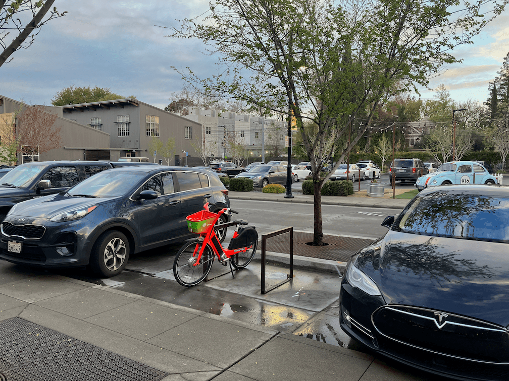 R St between 16th & 18th, south side, perpendicular parking and trees