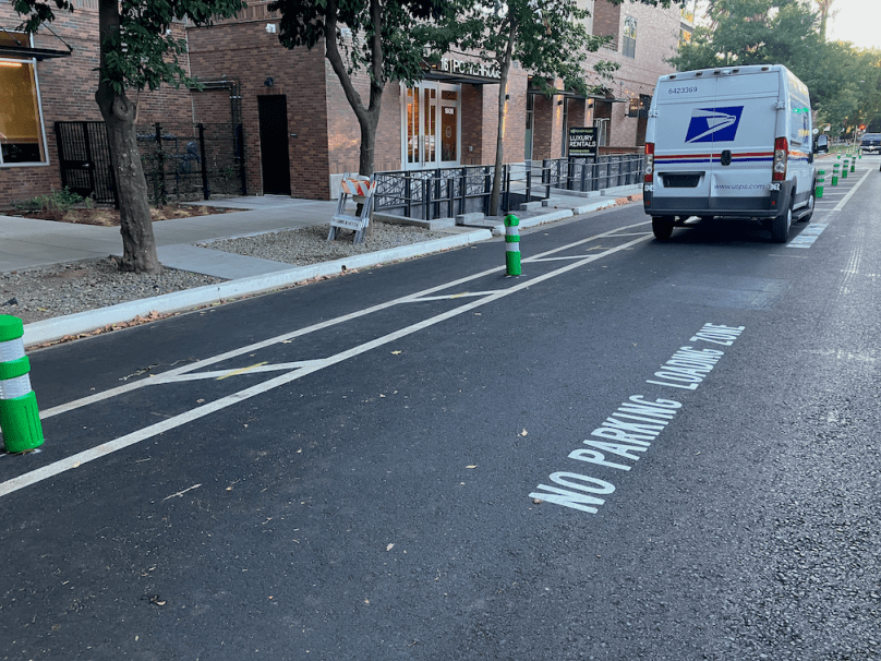 photo of loading zone adjacent to bikeway, P St