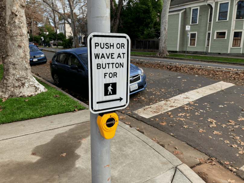 photo of pedestrian actuator (beg button), 21st St & I St