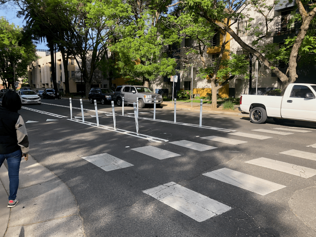 photo of lane channelization as traffic calming, 15th St at O St, Sacramento