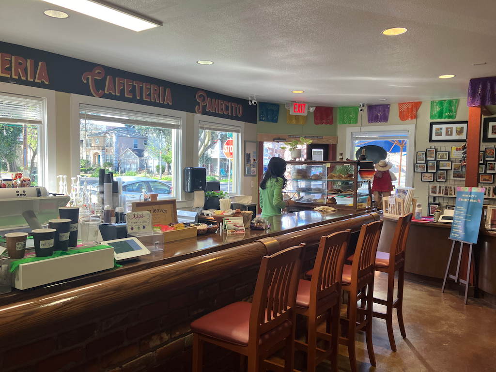 photo of Bueno Cafe counter