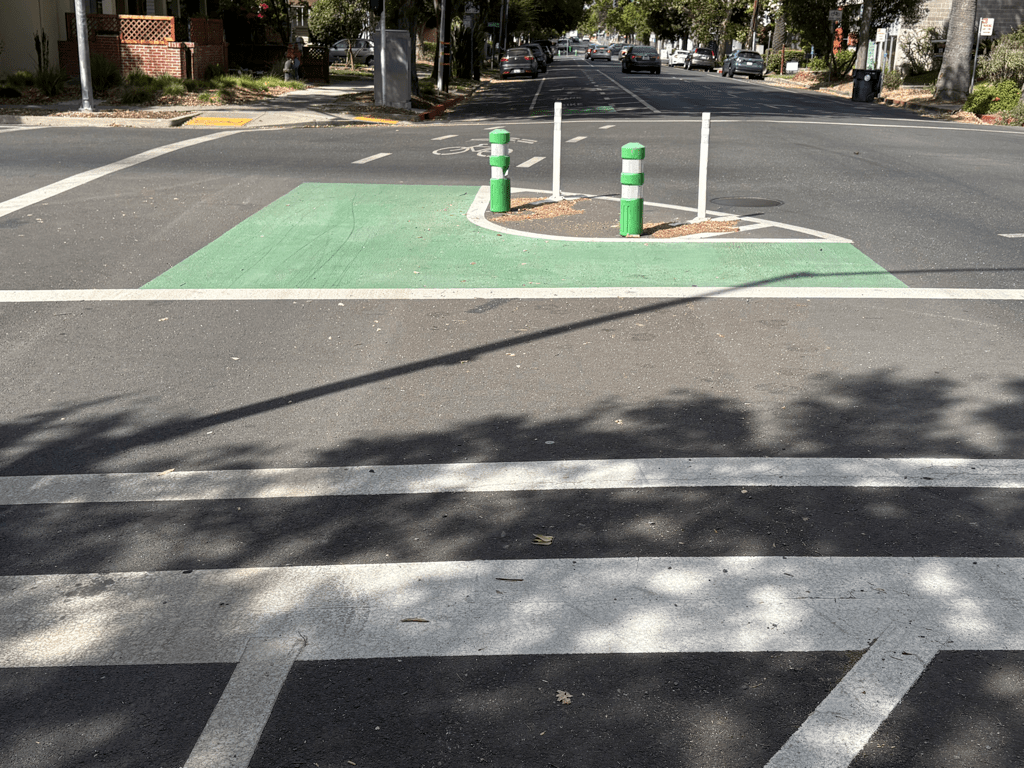 photo of 21st-St at T-St turn-wedge