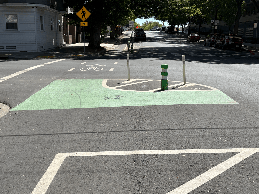 photo of Sac_Q-St-at-18th-St_turn-wedge
