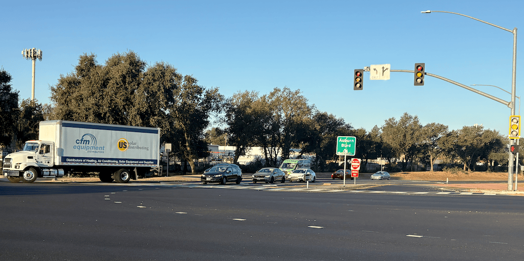 photo of I-80 on-ramp & off-ramp at Watt Ave, eastbound traffic
